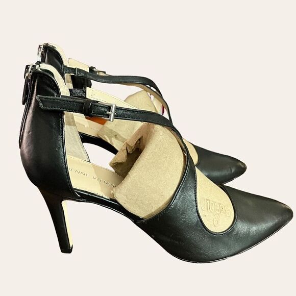 Adrienne Vittadini Black Criss-Cross Leather Pumps / SZ: 8.5 NWOT - Picture 1 of 7